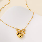 Collar con dije de moña