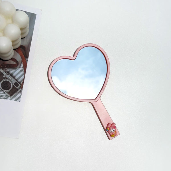 Espejo de mano con diseño de corazón
