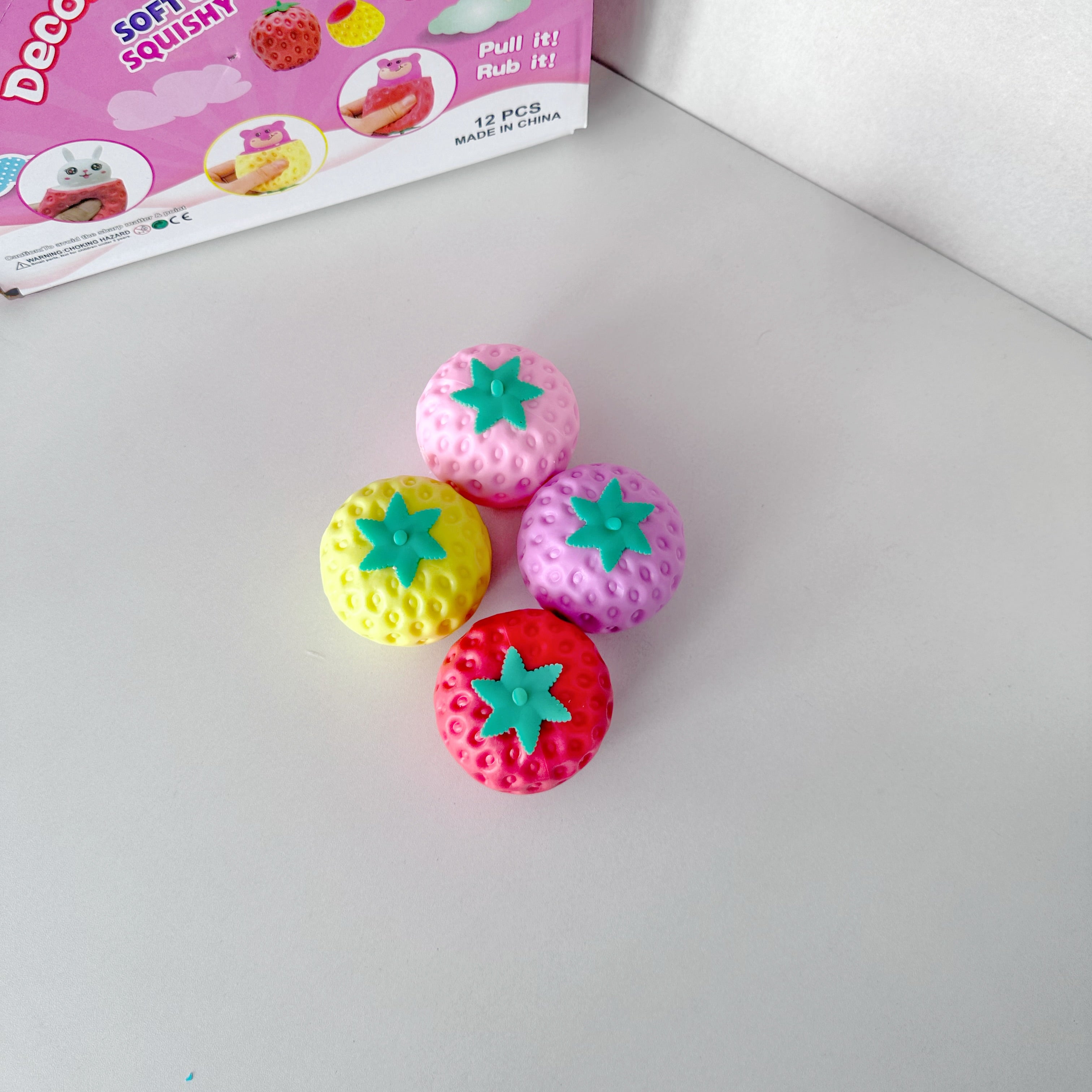 Squishy con diseño de fruta y personaje