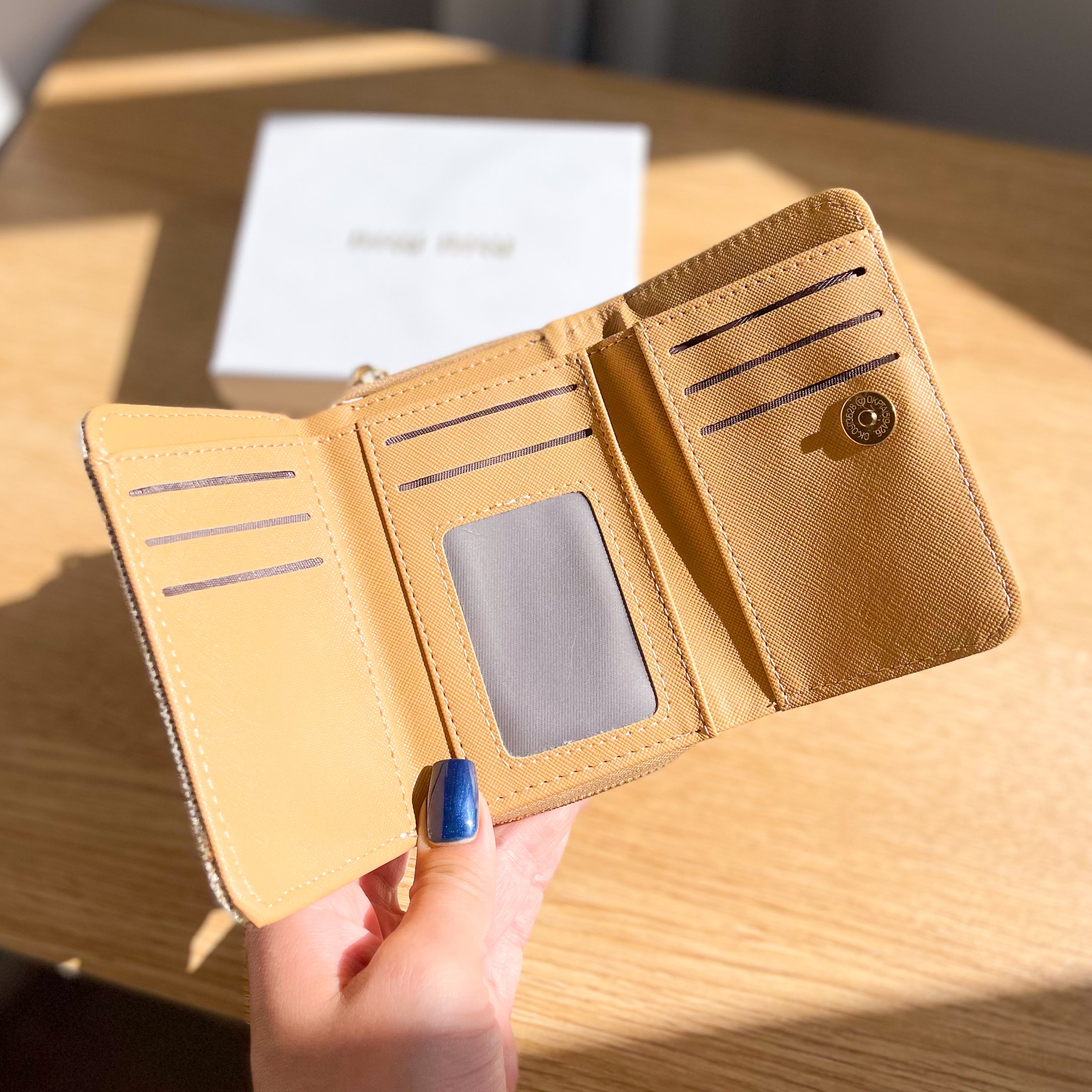 Billetera con doble compartimento