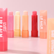 Bálsamo labial hidratante con brillo