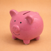 Alcancía de cerámica en forma de cerdito