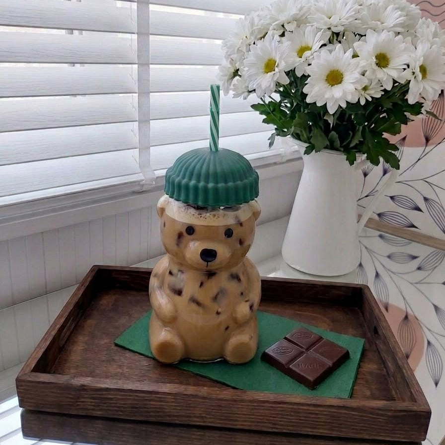 Vaso en forma de oso con gorrito