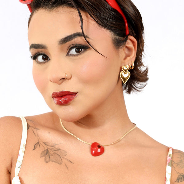 Collar dorado con dije de corazón