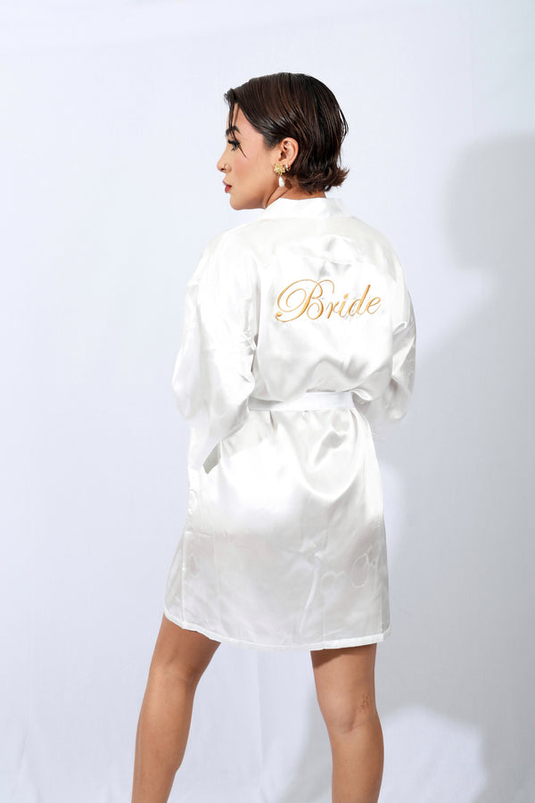 Bata de seda para novia