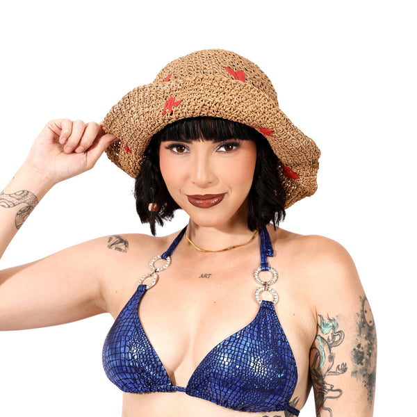 Sombrero con corazones y flores