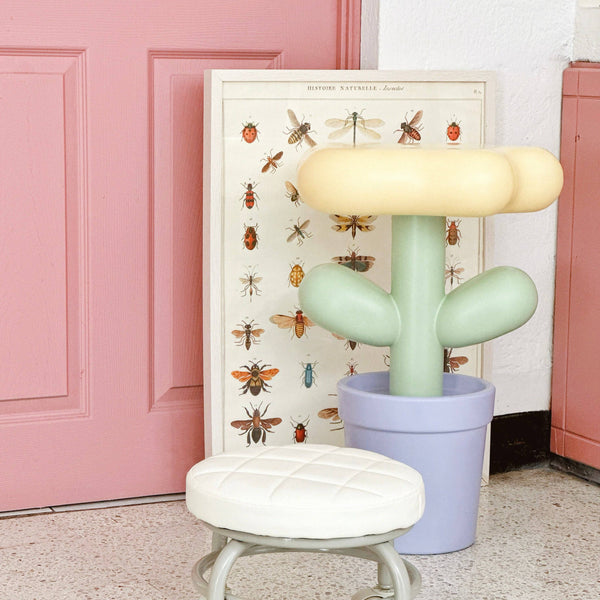 Mesa de noche de flor