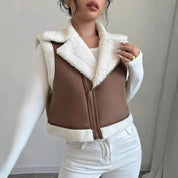 Chaleco estilo crop con interior afelpado