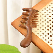 Peine masajeador de madera