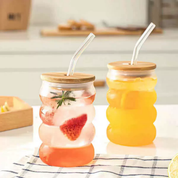 Vaso con pajilla de vidrio y tapa de bambú con diseño wavy - Dressygt