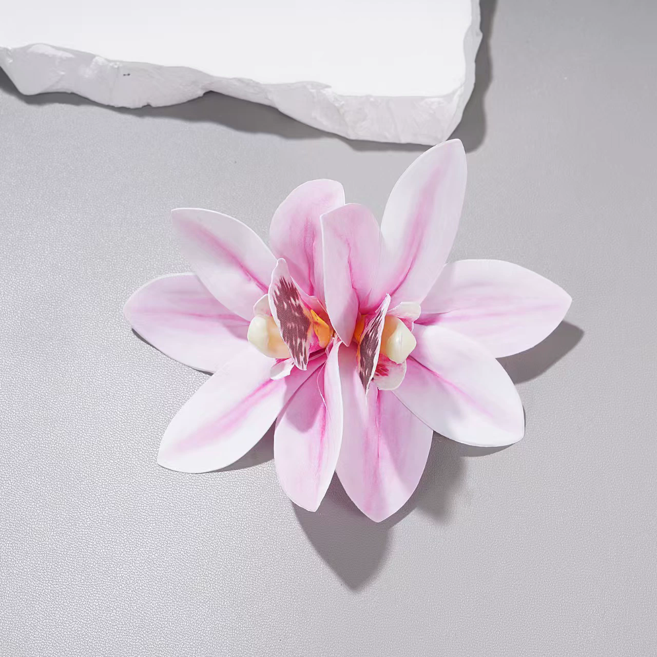 Gancho de flor tropical para cabello