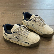 Tenis urbanos beige con suela de goma