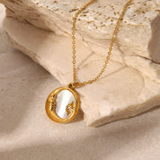 Collar de acero inoxidable con dije