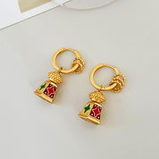 Argollas pequeñas con diseño colgante