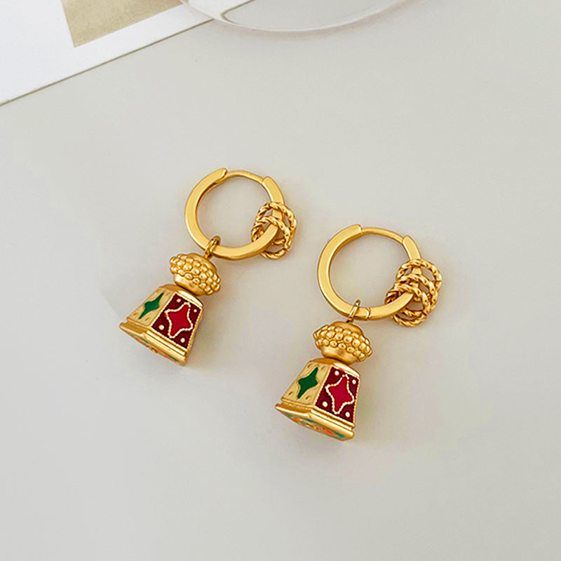 Argollas pequeñas con diseño colgante