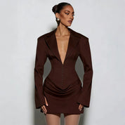 Vestido con cuello y escote profundo - Dressygt