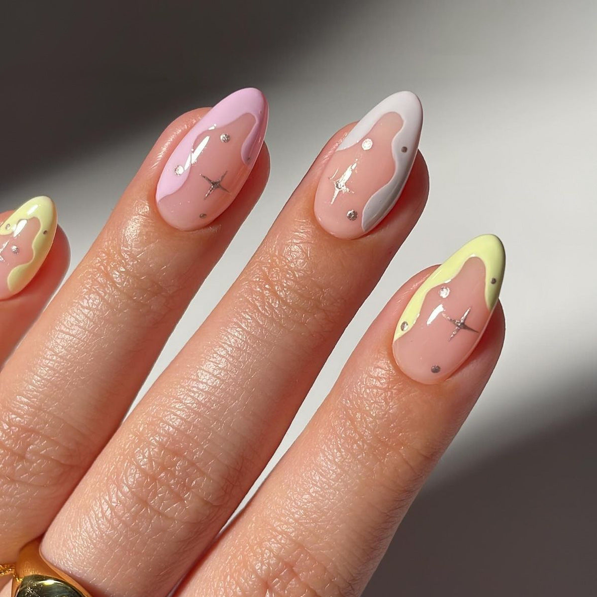 Set de uñas press on con detalles pastel - Dressygt