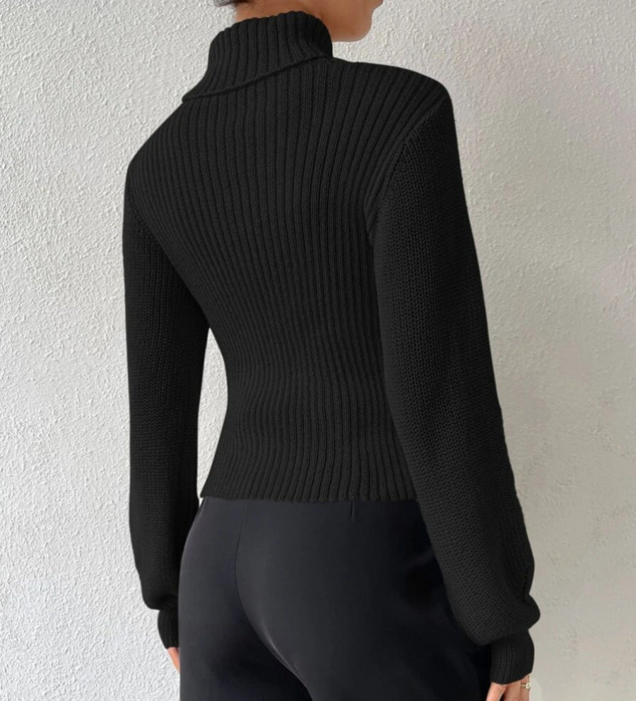 Pullover cuello alto con abertura