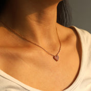 Collar con dije de corazón rojo - Dressygt