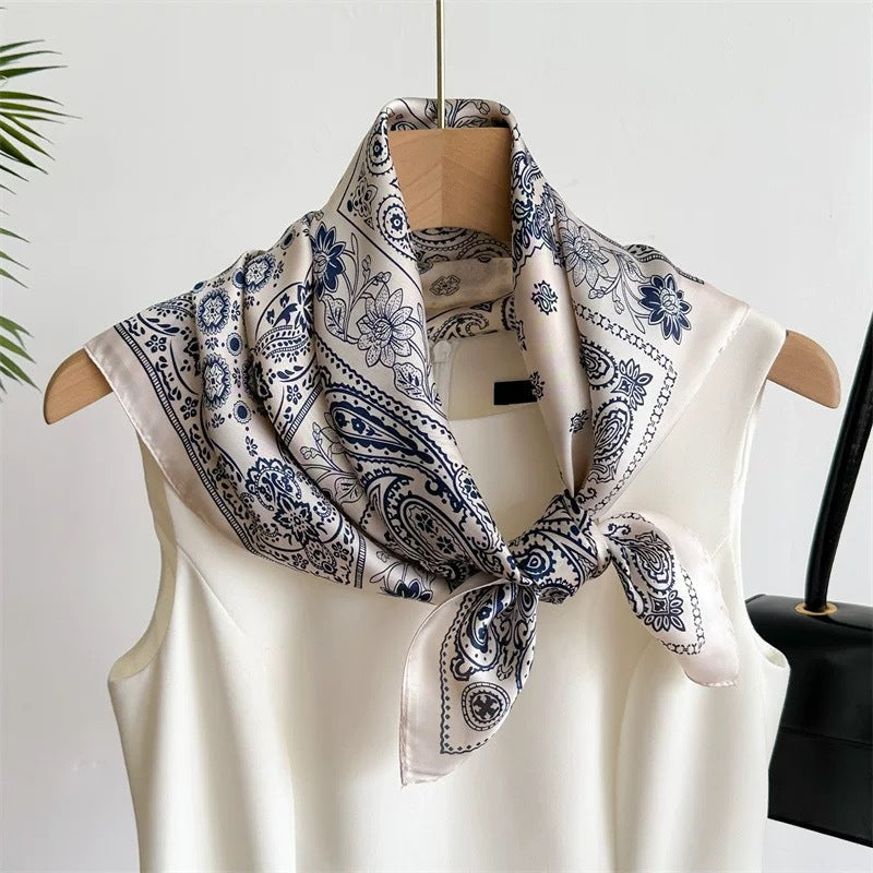Pañuelo elegante estampado