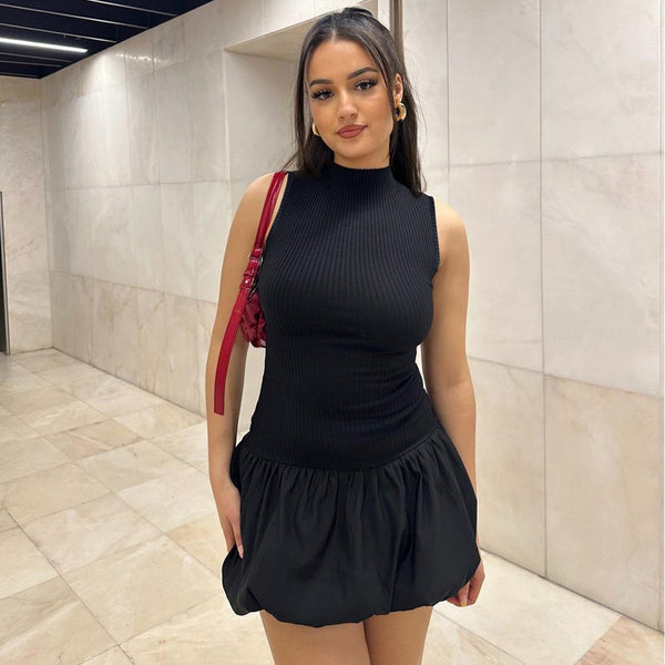 Vestido corto con dobladillo de burbuja