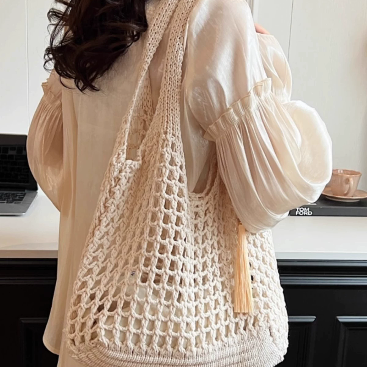 Bolso tejido tipo tote