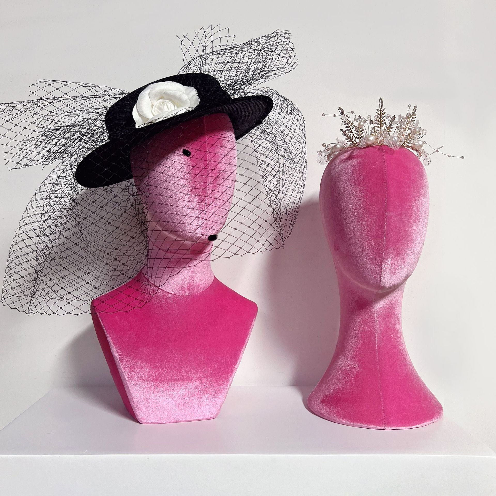 Exhibidor de joyería y sombreros