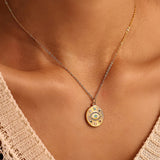 Collar con dije de ojo turco