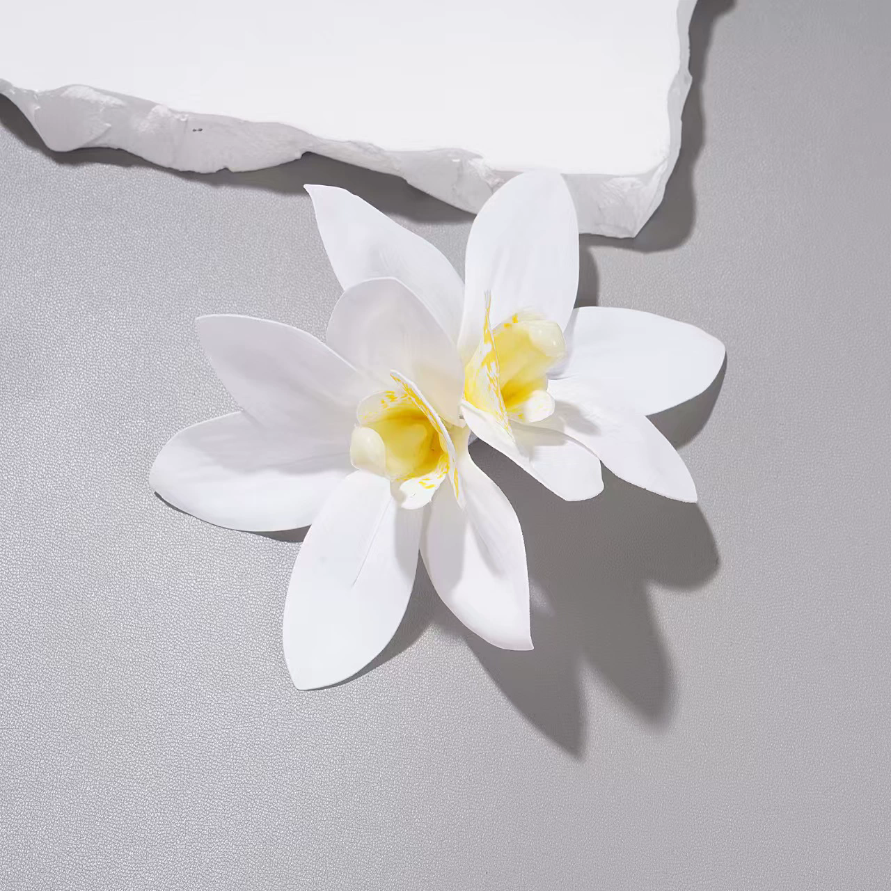 Gancho de flor tropical para cabello