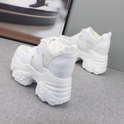 Sneakers blancos con plataforma
