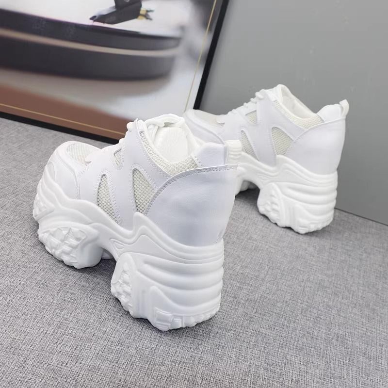 Sneakers blancos con plataforma