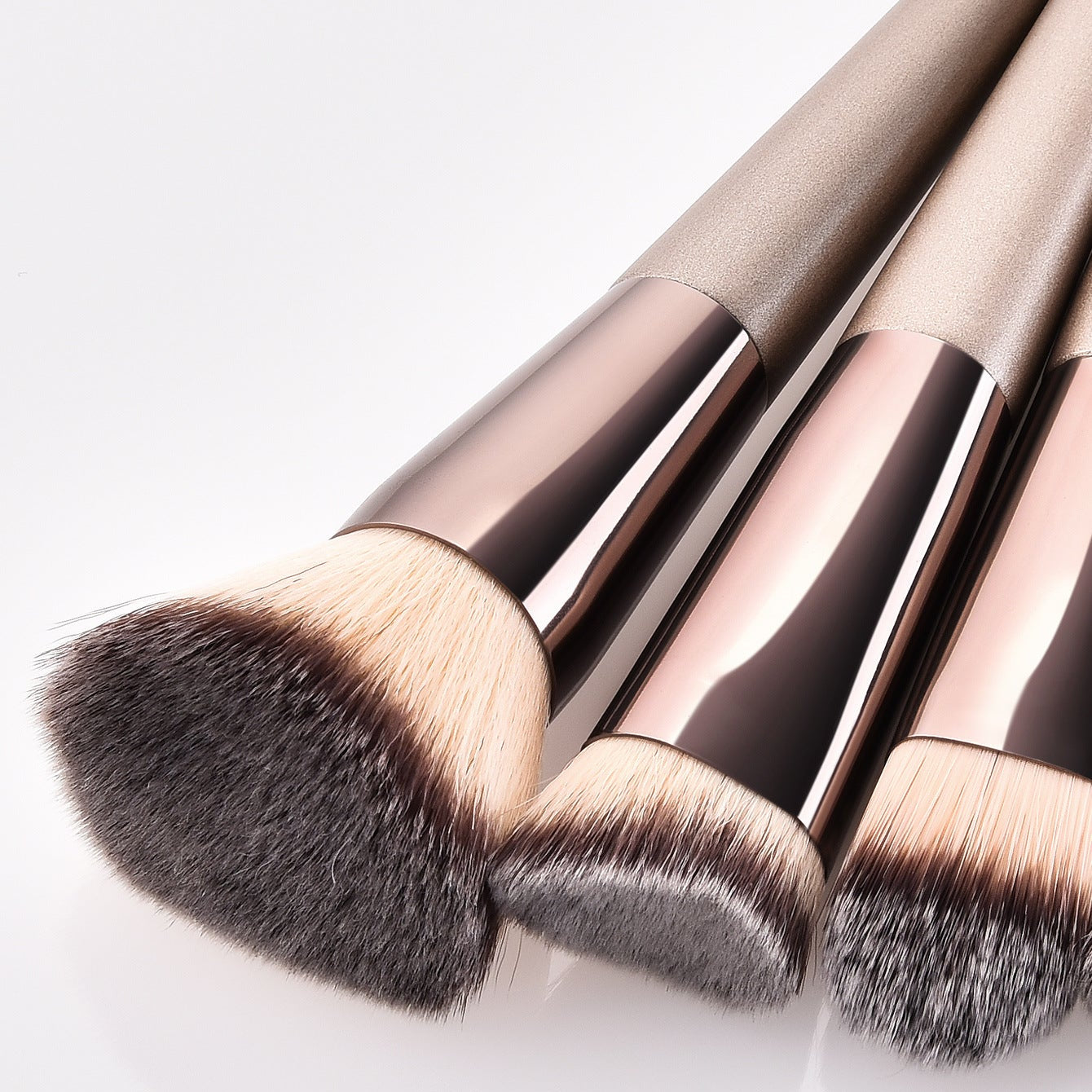 Set de 14 brochas de maquillaje con estuche - Dressygt