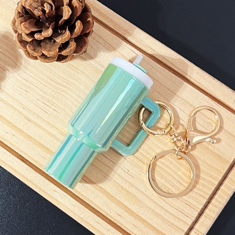 Llavero mini tumbler con acabado metálico