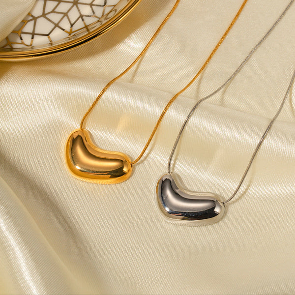 Collar de corazón grande