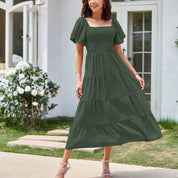 Vestido de cuello cuadrado