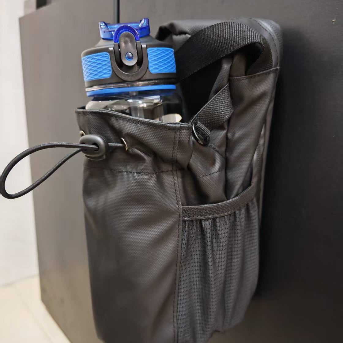 Bolsa portabotella multifuncional con compartimentos