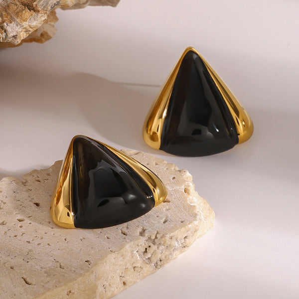 Aretes dorado con negro con diseño triangular