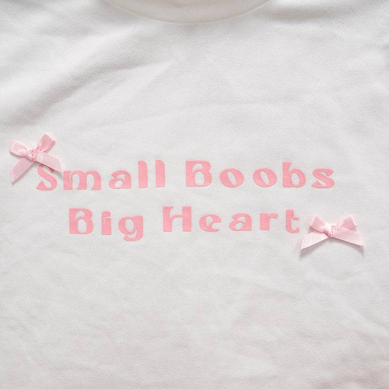 t-shirt small boobs