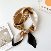 Pañuelo satín floral elegante