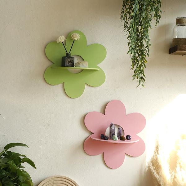 Estante de pared ondulado con diseño de flor