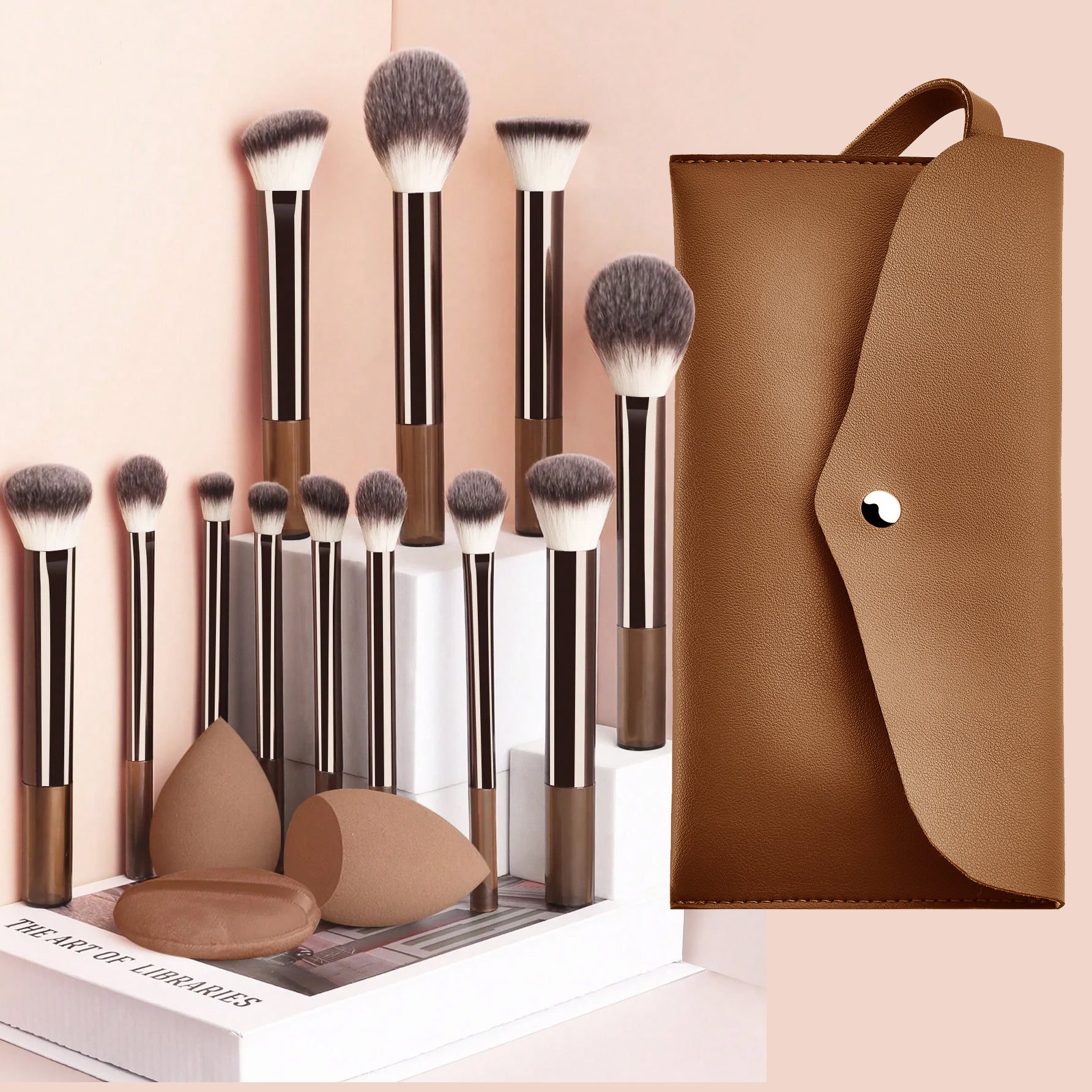 Set de brochas de maquillaje con esponjas