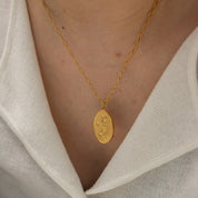 Collar con grabado de rosa - Dressygt