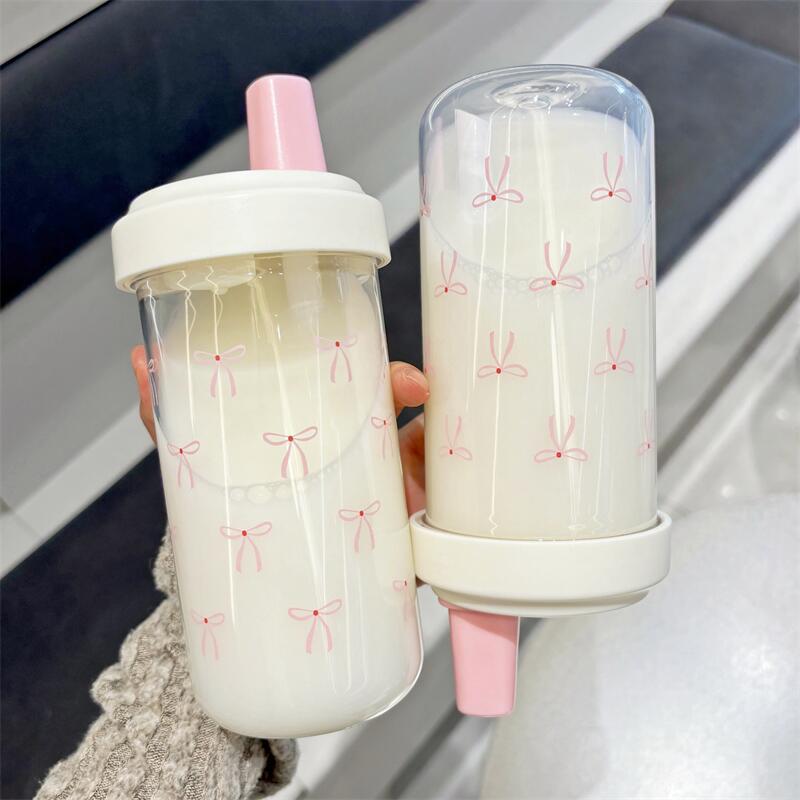 Vaso de plástico con diseño de moñitas