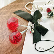 Charm colgante de cerezas