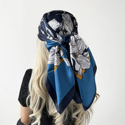 Pañuelo grande con flores