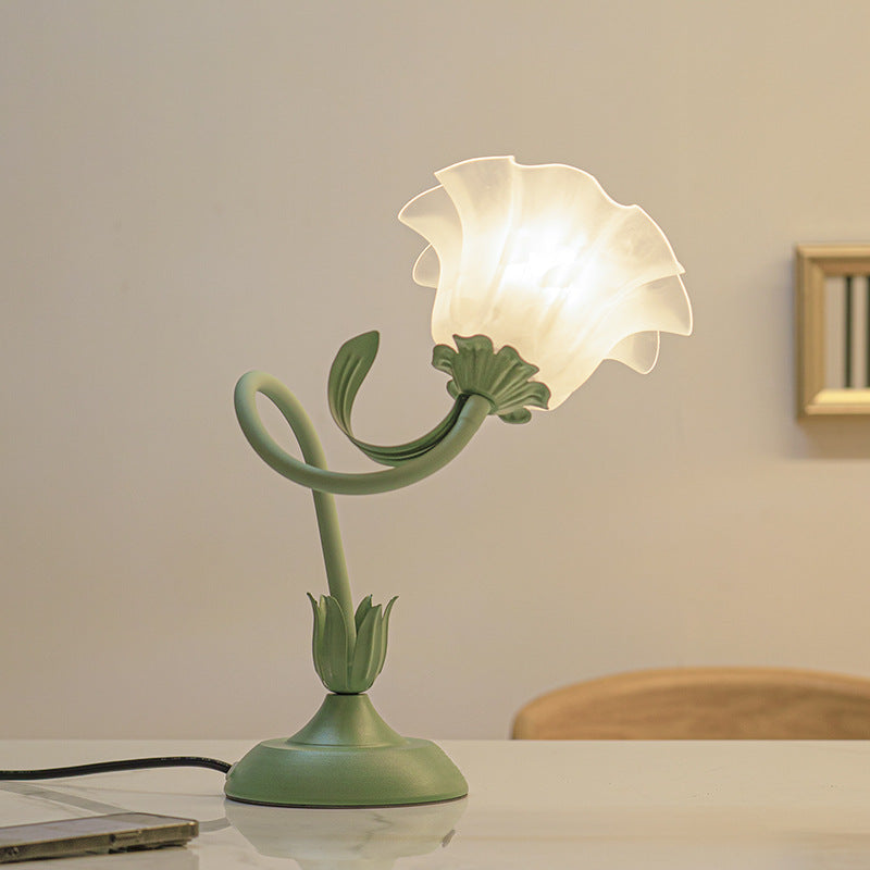Lámpara de escritorio en forma de flor