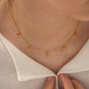 Choker dorado con perlas rosas - Dressygt