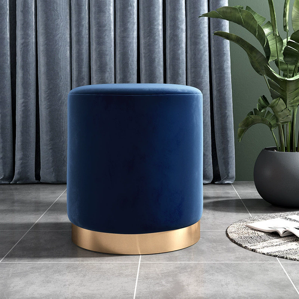 Taburete elegante con forma de cilindro
