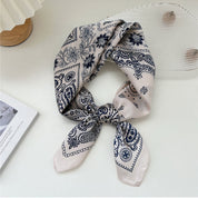 Pañuelo retro con diseño floral