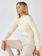 Blusa de cuello alto y manga larga